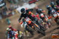 Tisková zpráva: Julius Mikula zazářil před domácím publikem. Holeshot, skvělá stíhací jízda a celkové osmé místo pro Osička MX Team v Lokti